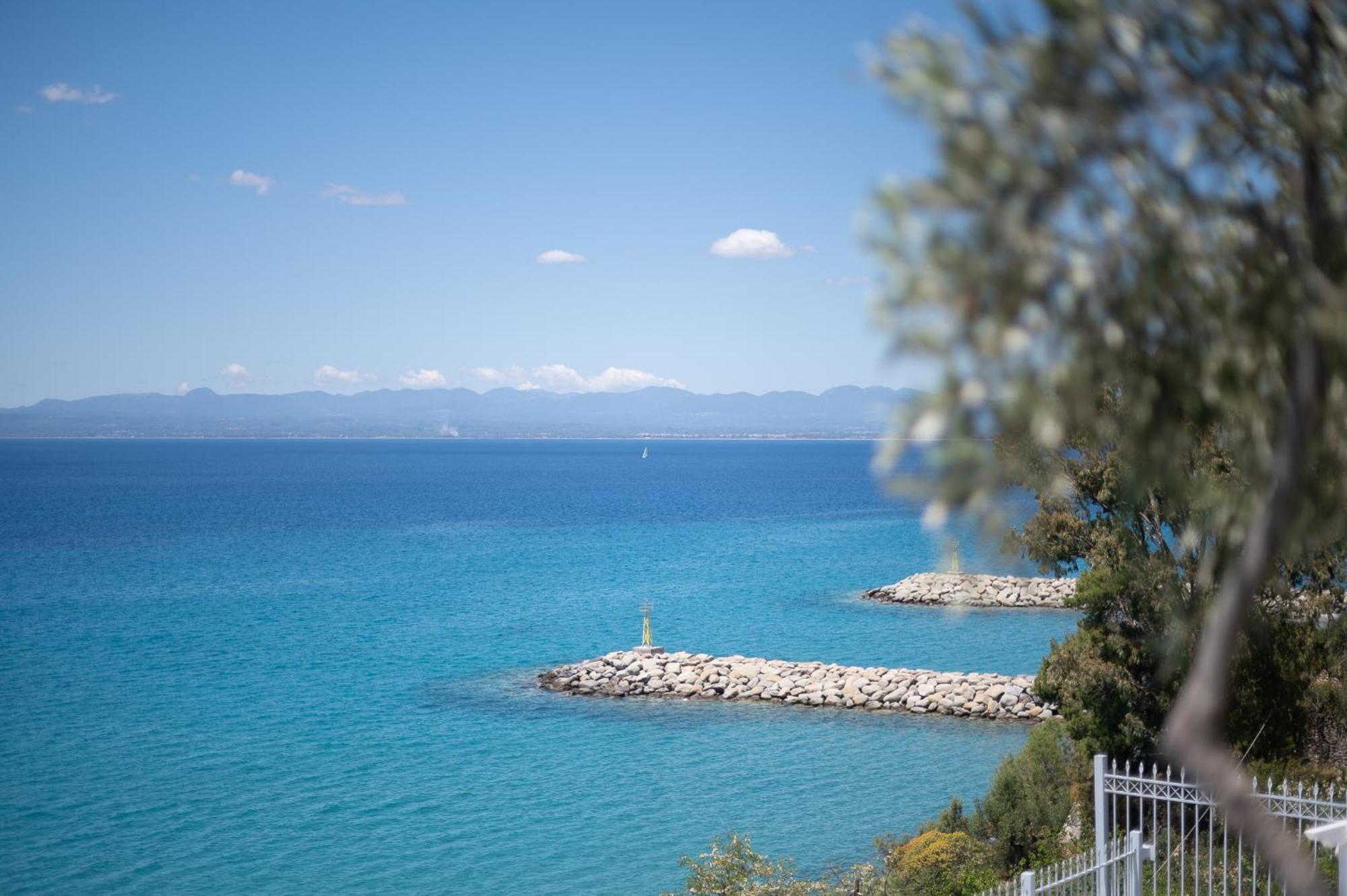 Pouletis Family Apartments - Akroyali Seaview Getaways Kalamáta Kültér fotó