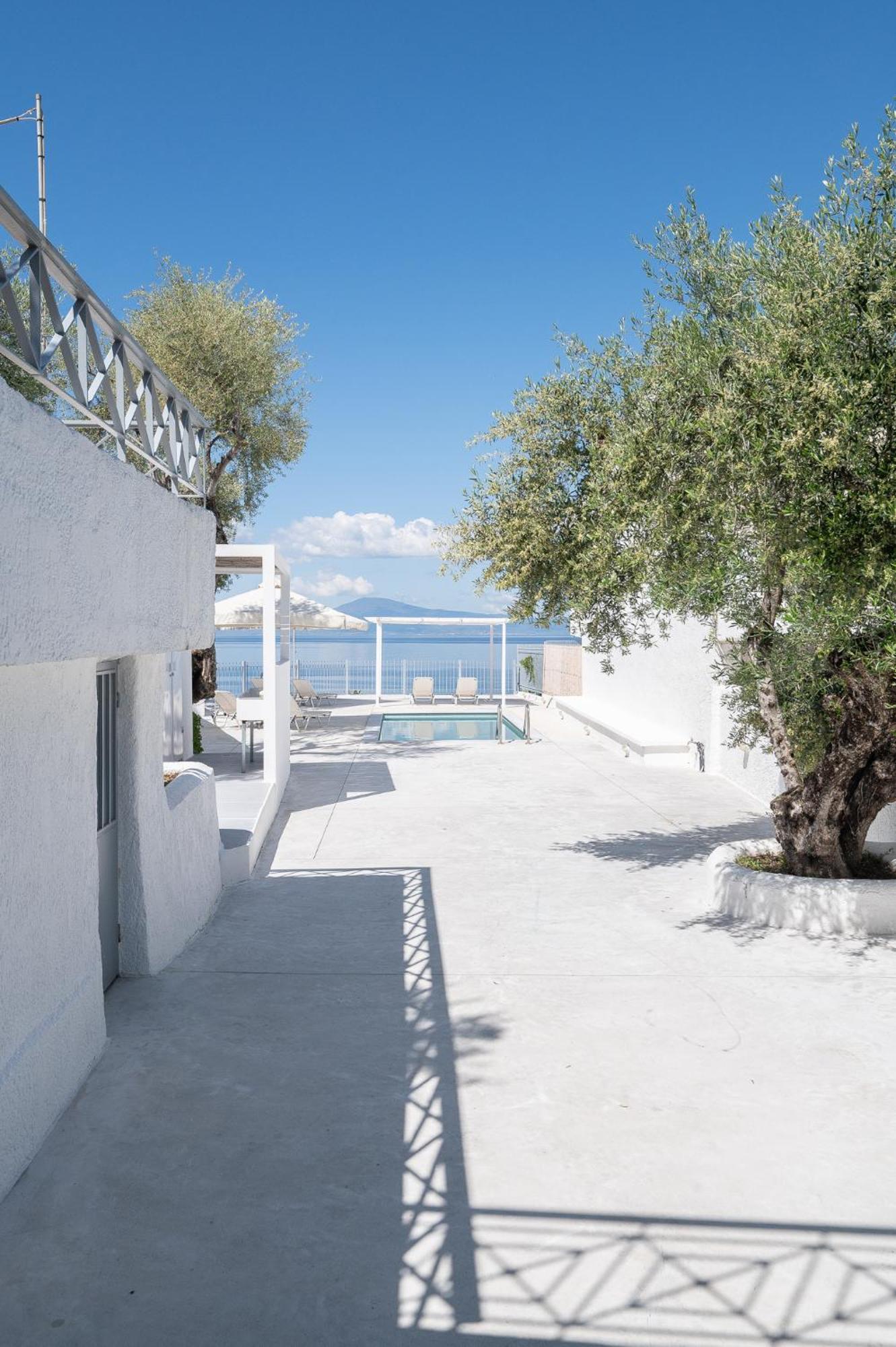 Pouletis Family Apartments - Akroyali Seaview Getaways Kalamáta Kültér fotó