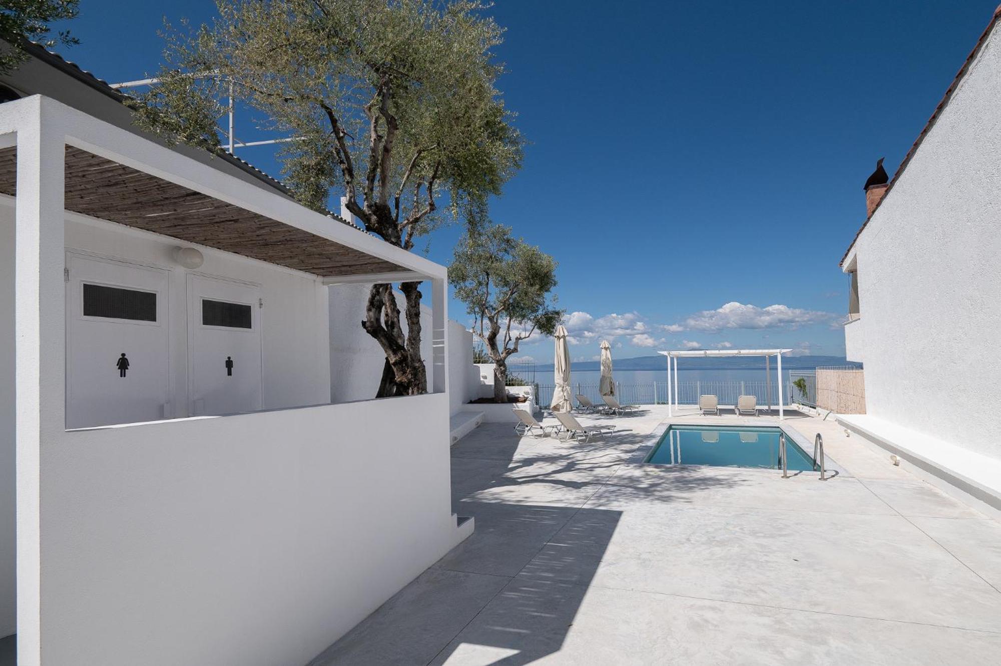 Pouletis Family Apartments - Akroyali Seaview Getaways Kalamáta Kültér fotó