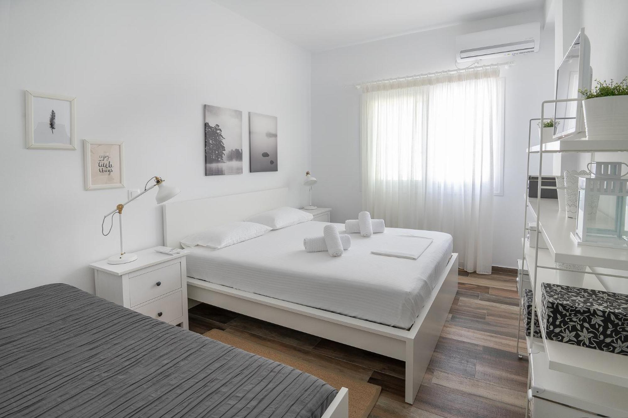 Pouletis Family Apartments - Akroyali Seaview Getaways Kalamáta Kültér fotó