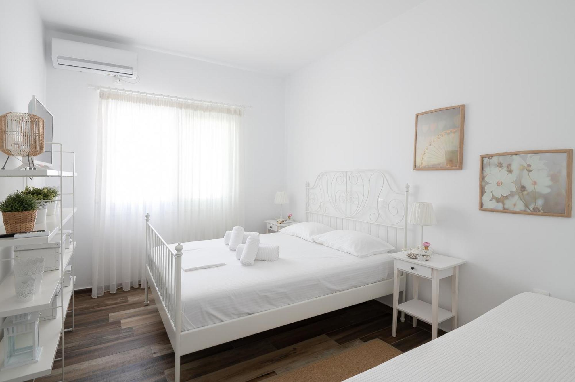 Pouletis Family Apartments - Akroyali Seaview Getaways Kalamáta Szoba fotó