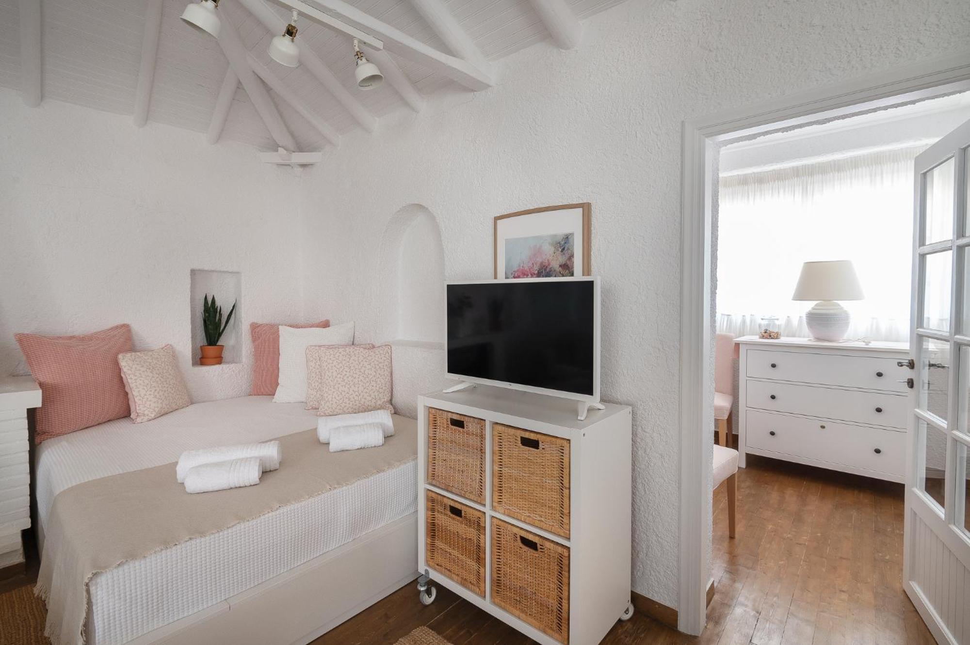Pouletis Family Apartments - Akroyali Seaview Getaways Kalamáta Szoba fotó