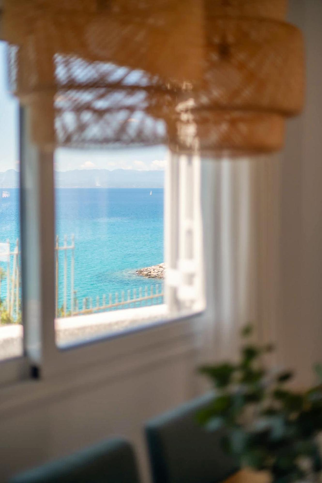 Pouletis Family Apartments - Akroyali Seaview Getaways Kalamáta Kültér fotó