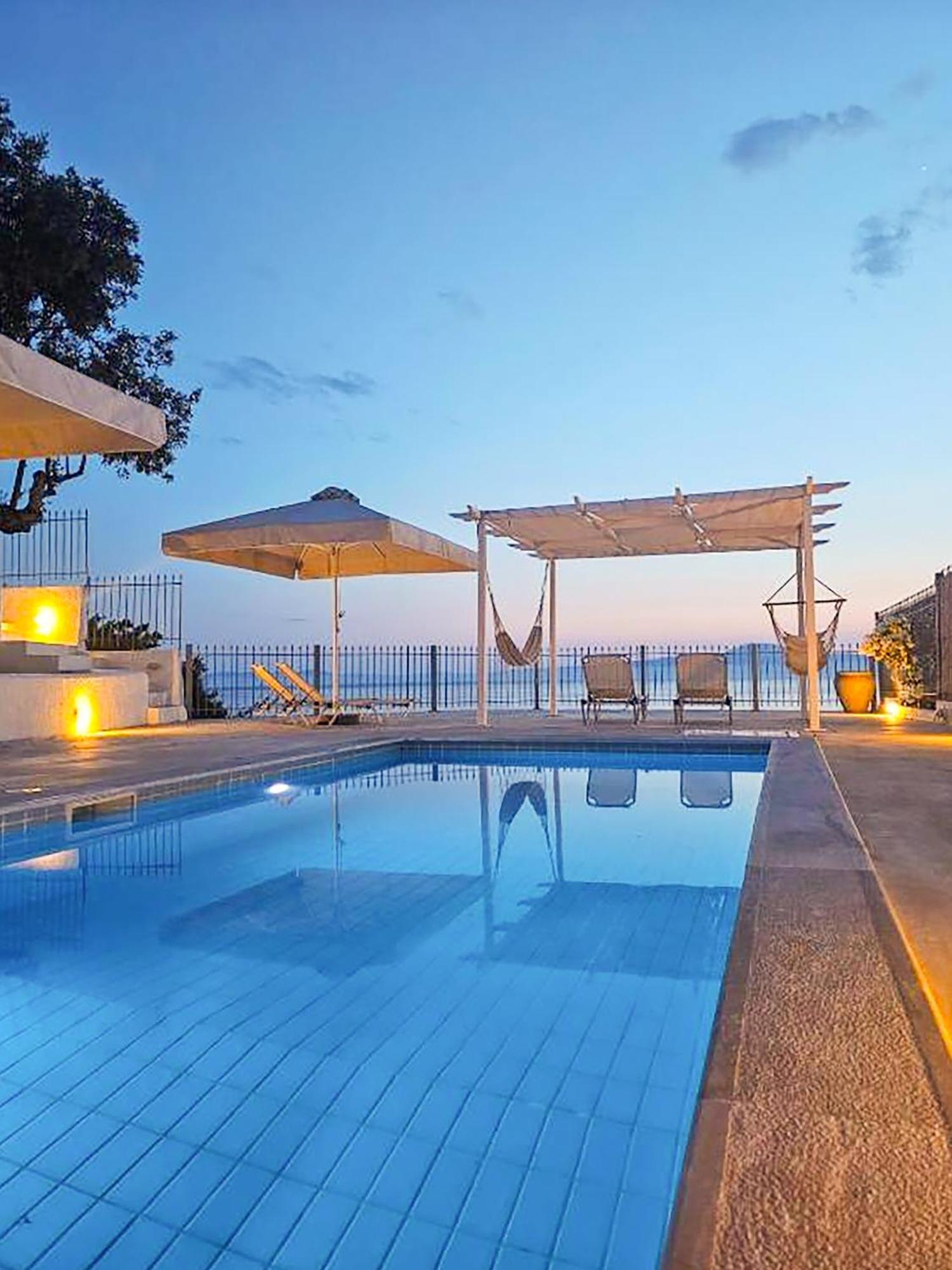 Pouletis Family Apartments - Akroyali Seaview Getaways Kalamáta Kültér fotó
